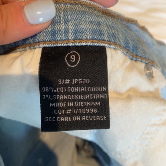 Just USA Distressed Mid/Light Wash Jeans - Picture 5 of 6